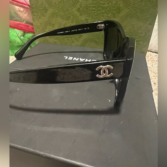 Chanel Black Oversized Square Sunglasses - Picture 3 of 5